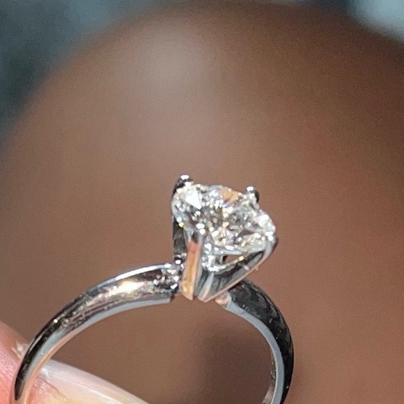 💍 14K white gold round brilliant 1 ct lab grown Diamond solitaire ring - Picture 4 of 6